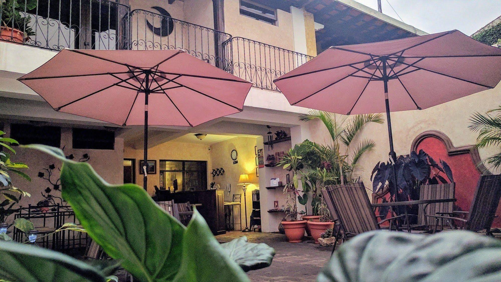 Hotel Posada De La Luna Antigua Exterior photo